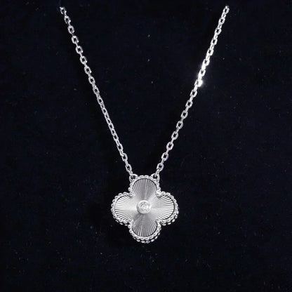 [Luxery]CLOVER  15MM DIAMOND LASER NECKLACE SILVER