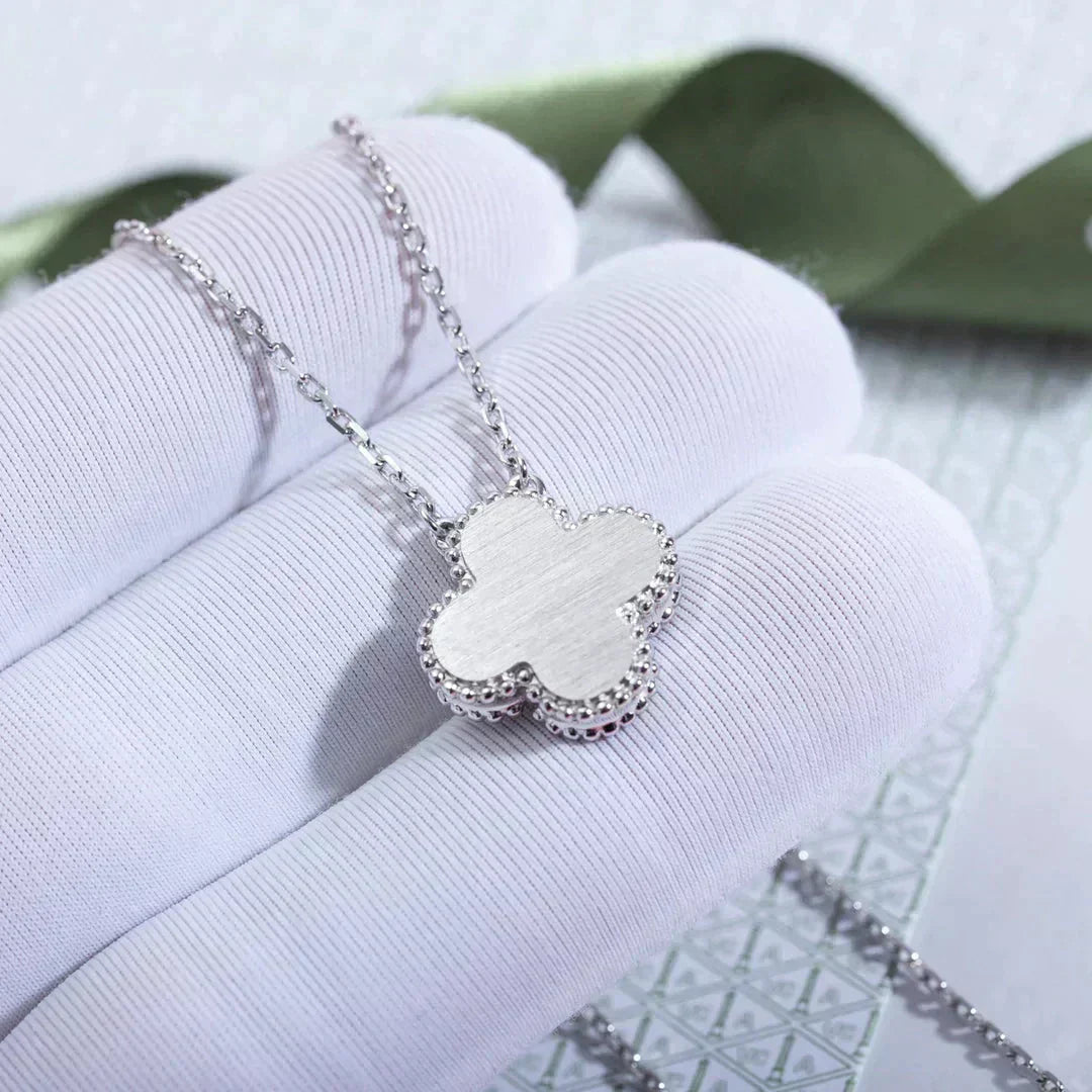 [Luxery]CLOVER  15MM DIAMOND LASER NECKLACE SILVER