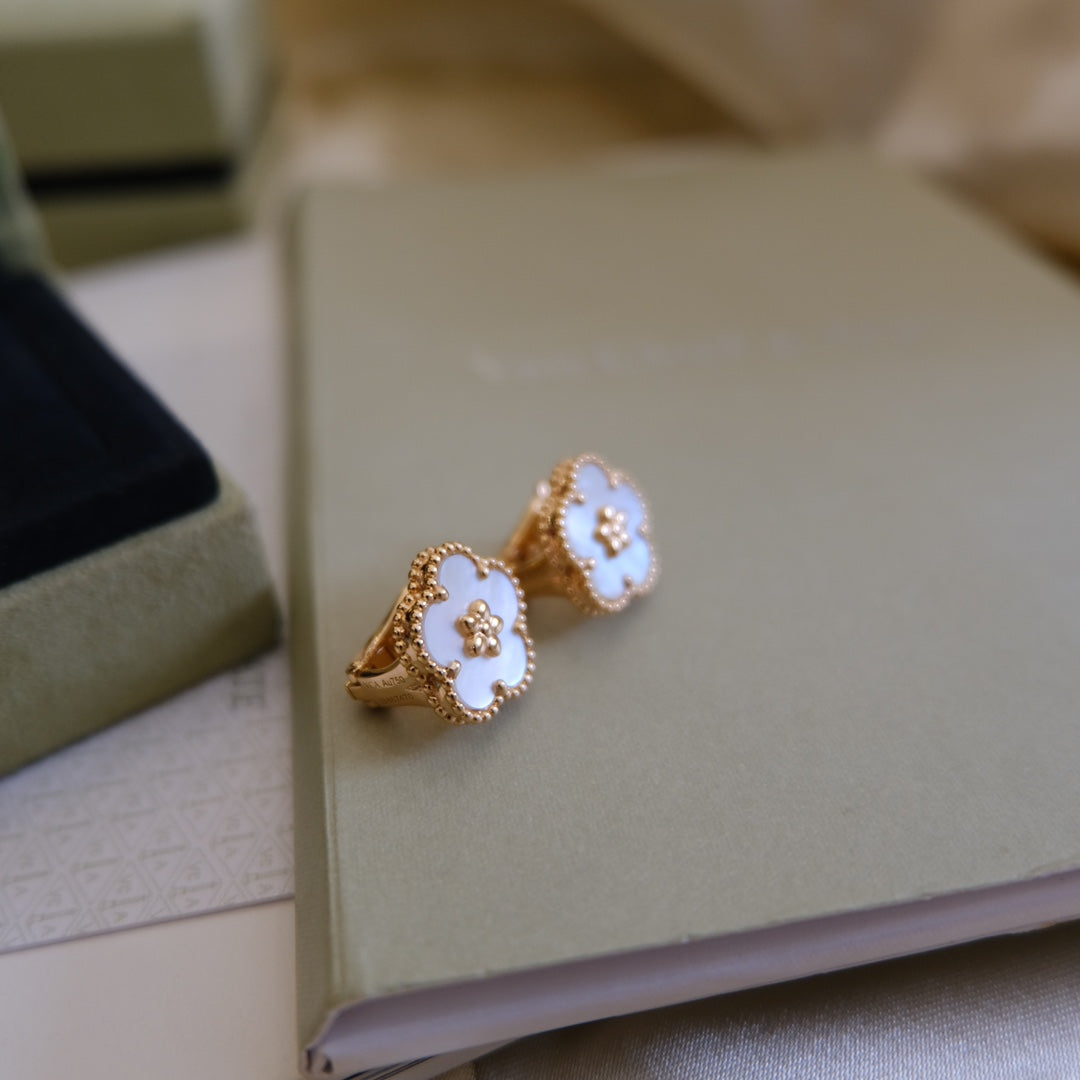 [Luxery]LUCKY PINK GOLD WHITE MOP EARRINGS