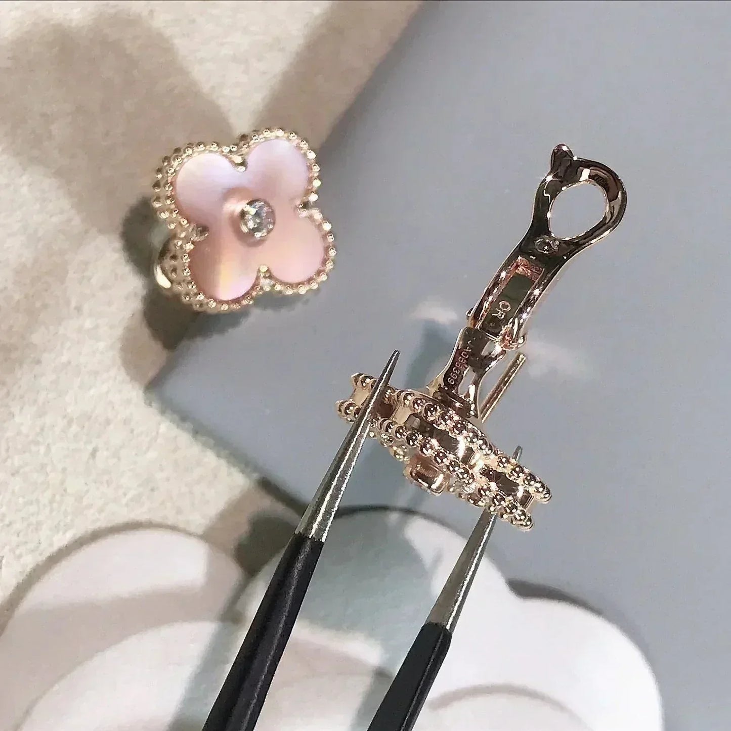 [Luxery]CLOVER MEDIUM 1 MOTIFS  PINK MOP DIAMOND EARRINGS