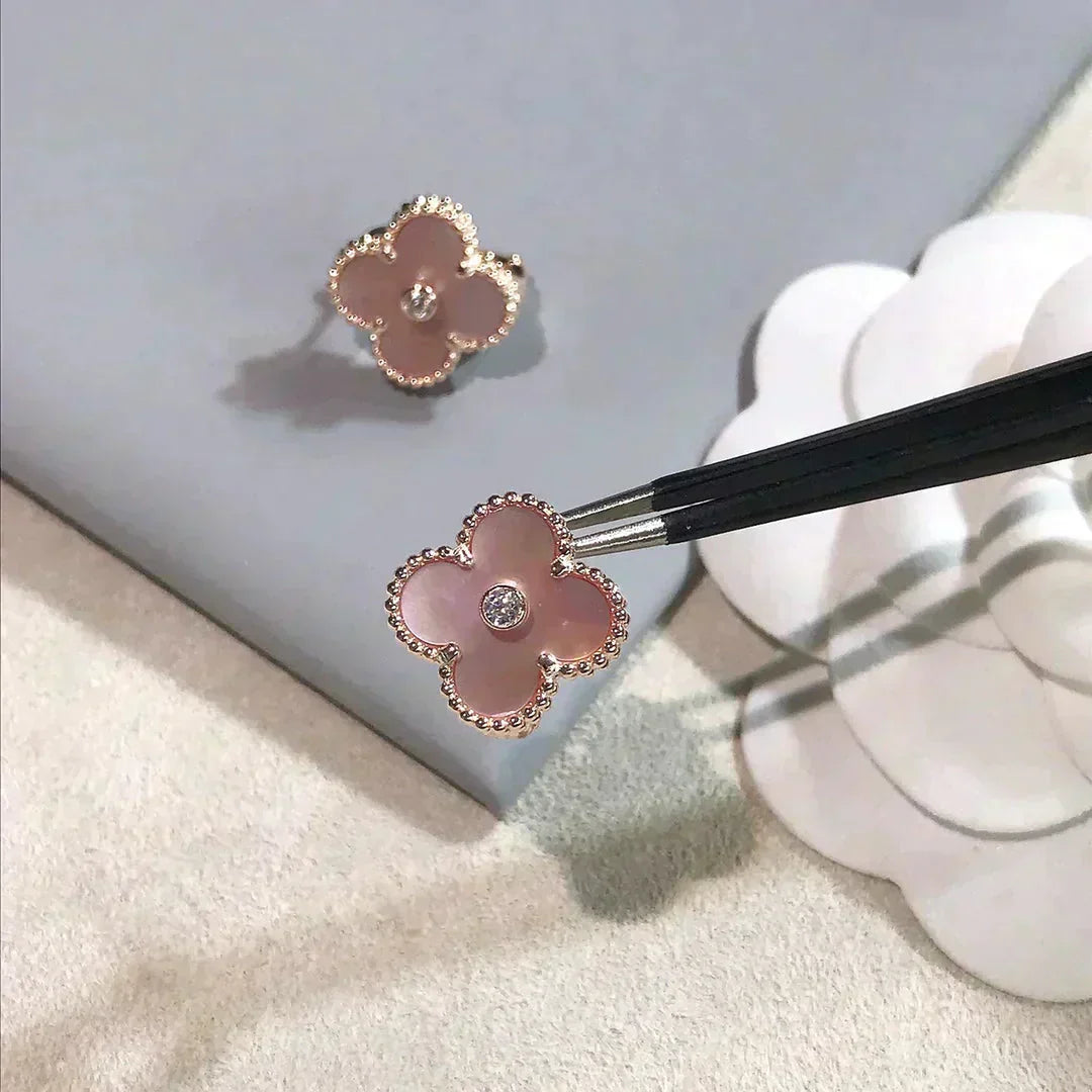 [Luxery]CLOVER MEDIUM 1 MOTIFS  PINK MOP DIAMOND EARRINGS