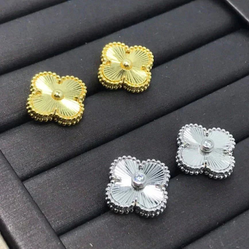 [Luxery]CLOVER MINI 9.5MM LASER EARRINGS