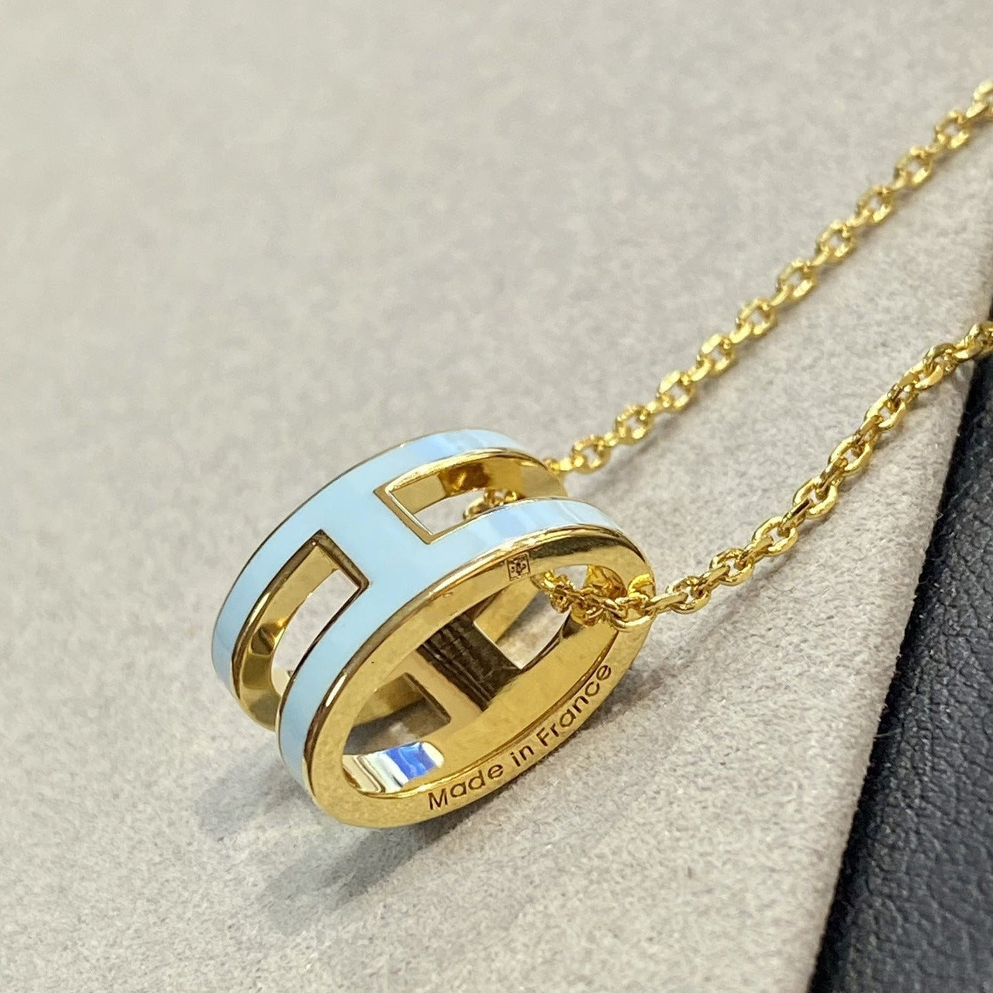 [Luxery]POP H LIGHT BLUE NECKLACE