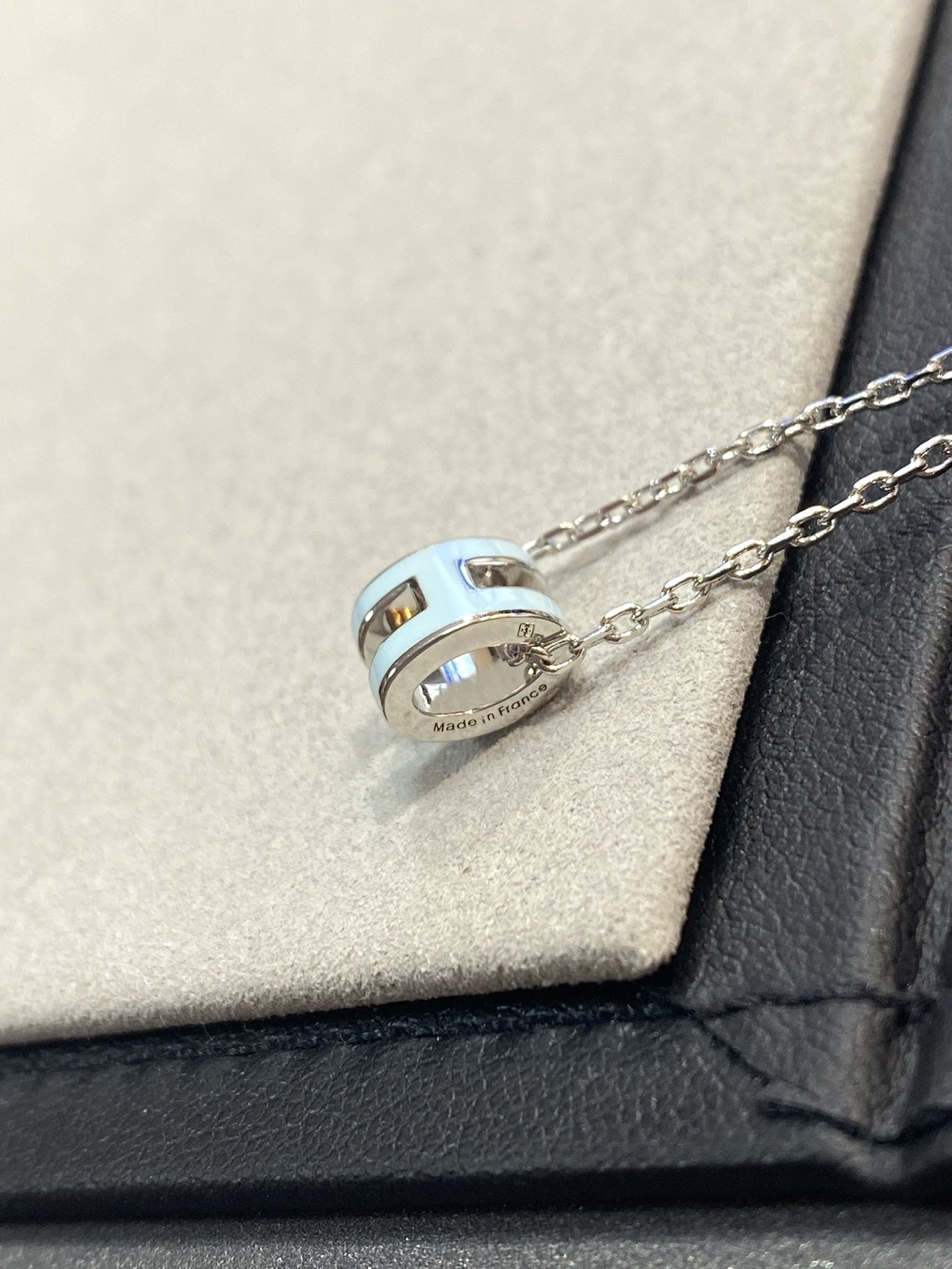 [Luxery]POP H LIGHT BLUE NECKLACE