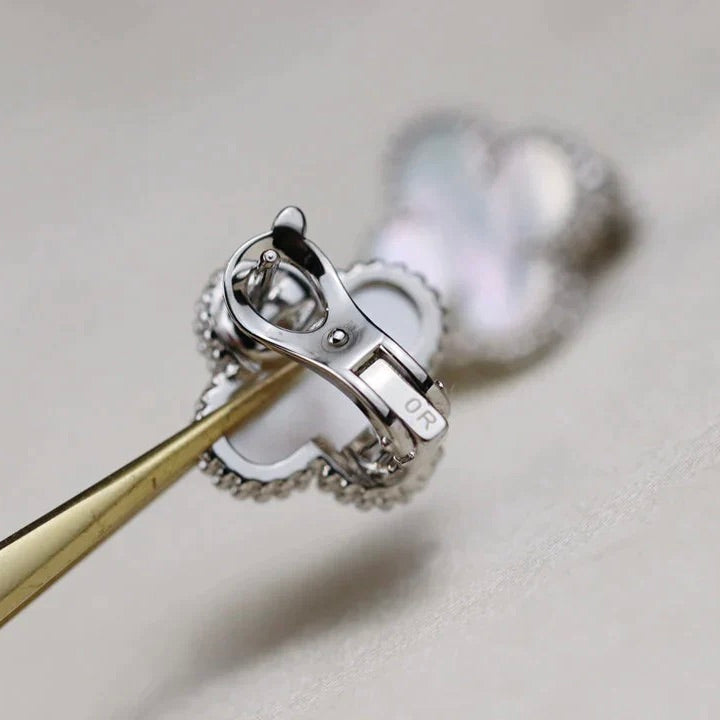 [Luxery]CLOVER MEDIUM 1 MOTIFS  WHITE MOP EARRINGS SILVER