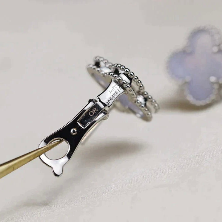 [Luxery]CLOVER MEDIUM 1 MOTIFS  WHITE MOP EARRINGS SILVER