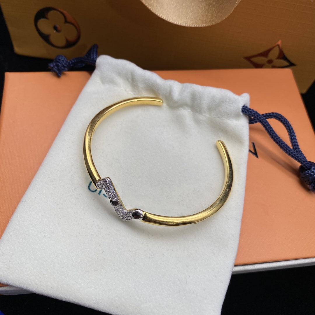 [Luxery]VOLTE UPSITE DOWN DIAMOND GOLD OPEN BRACELET