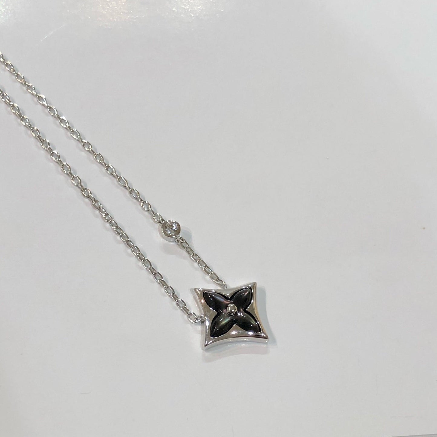 [Luxery]STAR BLACK MOP NECKLACE