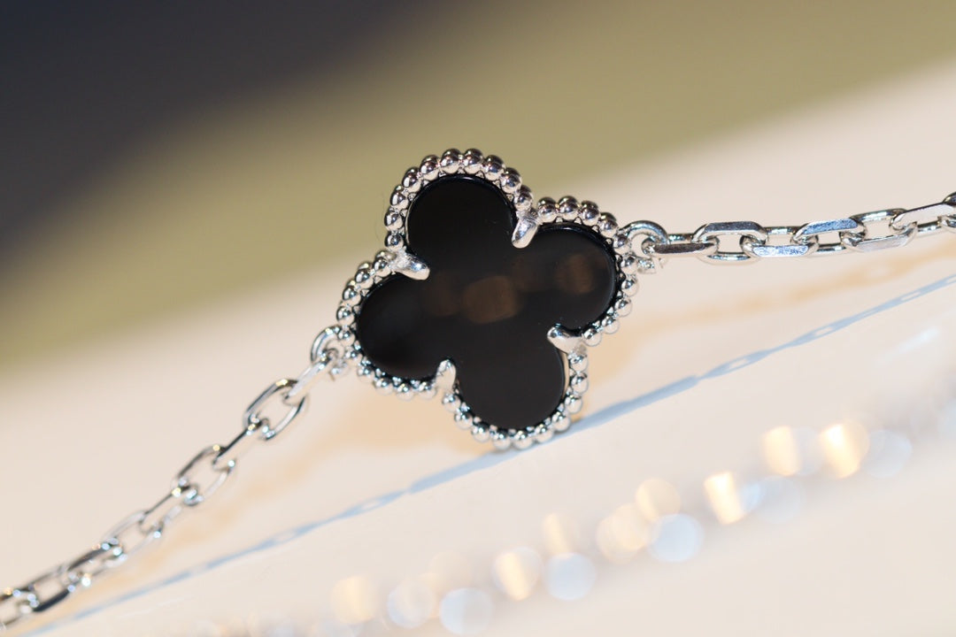 [Luxery]CLOVER 20 MOTIFS ONYX DIAMOND SILVER