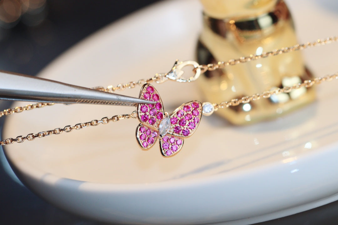 [Luxery]BUTTERFLY RED DIAMOND ROSE GOLD NECKLACE