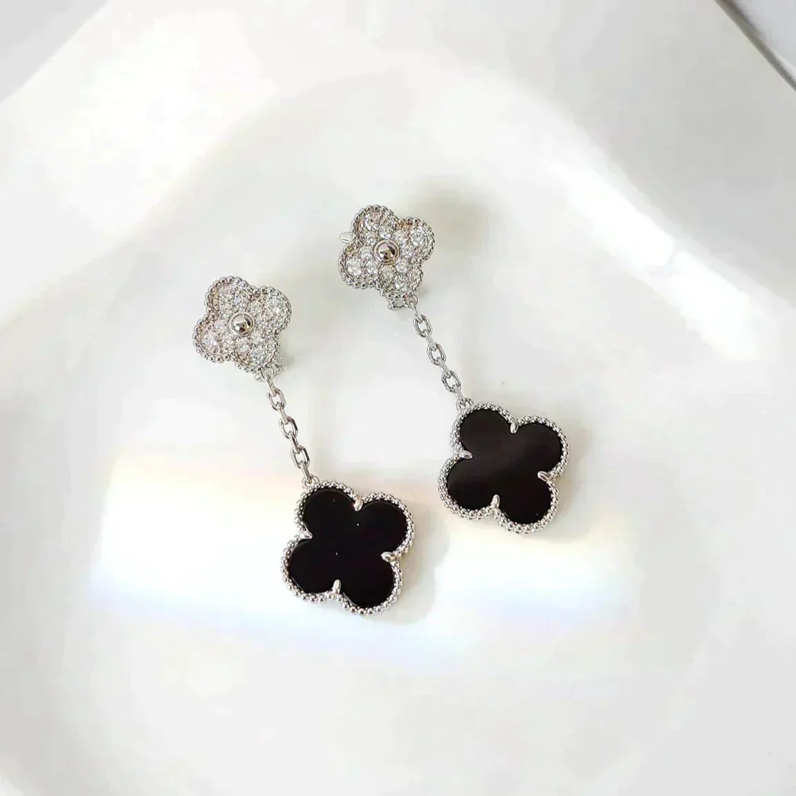 [Luxery]CLOVER 2 MOTIFS  DIAMOND ONYX EARRINGS SILVER