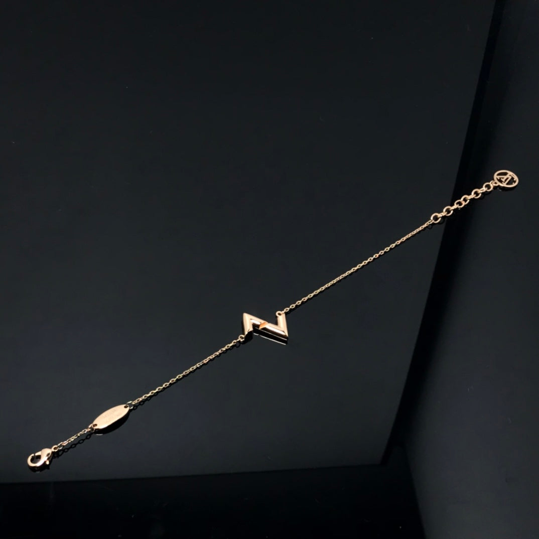 [Luxery]VOLT LV LOGO BRACELET