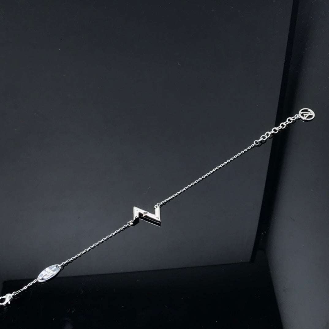 [Luxery]VOLT LV LOGO BRACELET