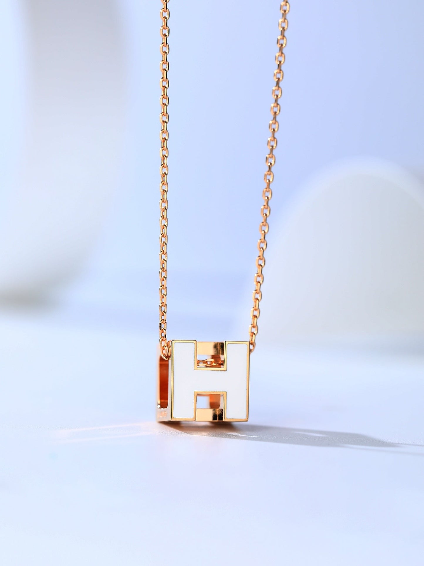 [Luxery]H CAGE PINK GOLD NECKLACE