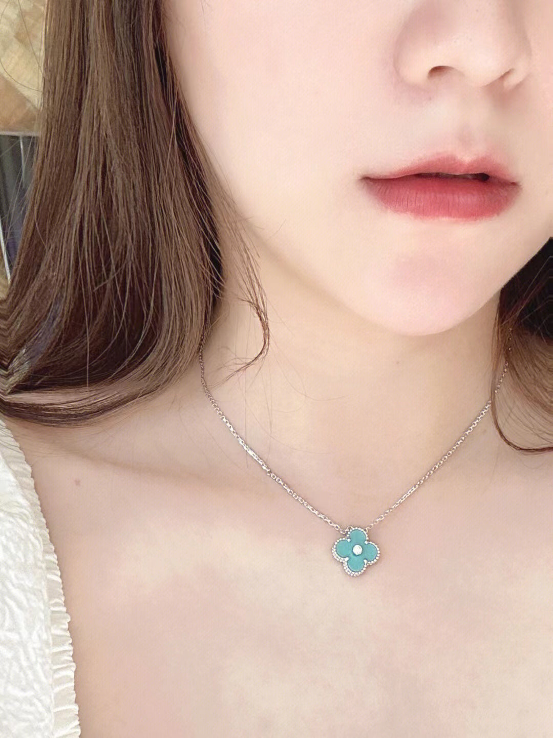 [Luxery]CLOVER 1 DIAMOND LIGHT BLUE SILVER NECKLACE