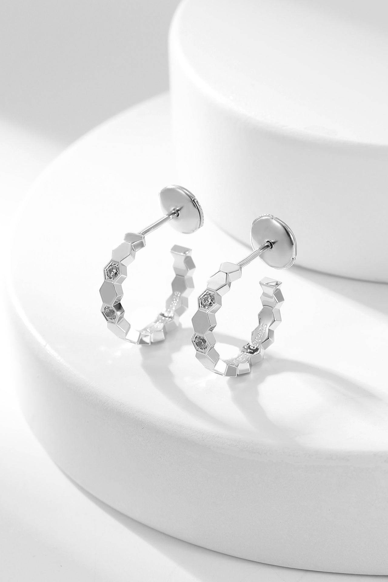 [Luxery]BEE LOVE DIAMOND HOOP EARRINGS