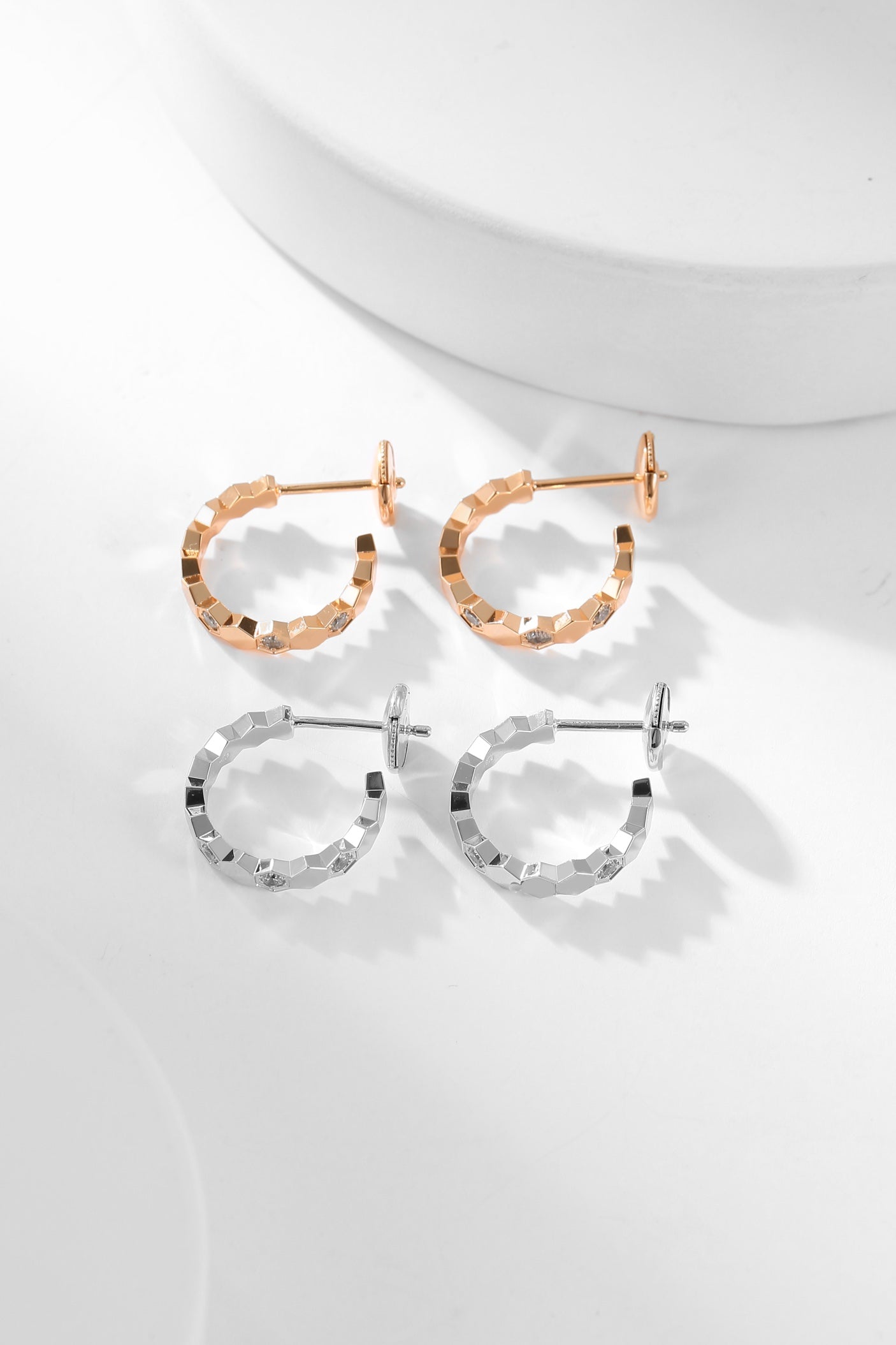 [Luxery]BEE LOVE DIAMOND HOOP EARRINGS