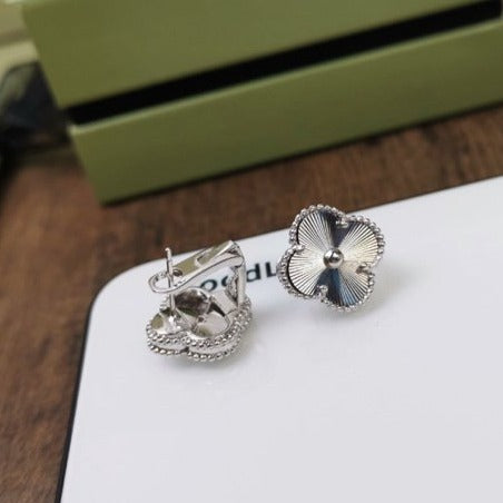 [Luxery]CLOVER MEDIUM STUD EARRINGS