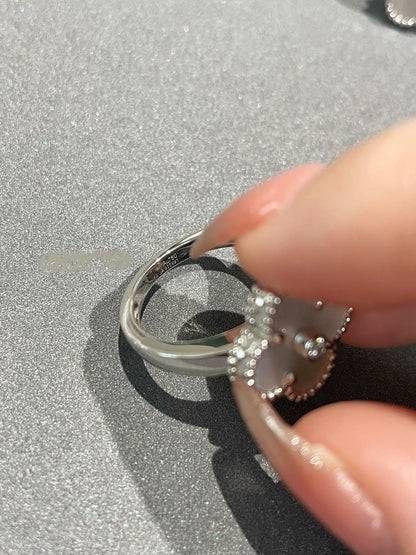 [Luxery]CLOVER SILVER MOP DIAMOND RING