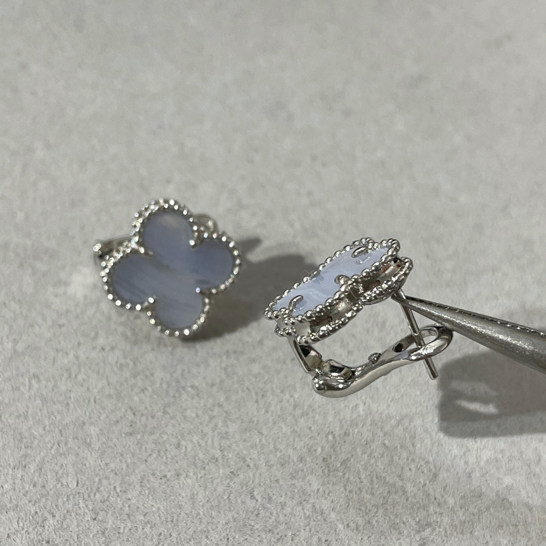 [Luxery]CLOVER CHALCEDONY SILVER STUD EARRINGS