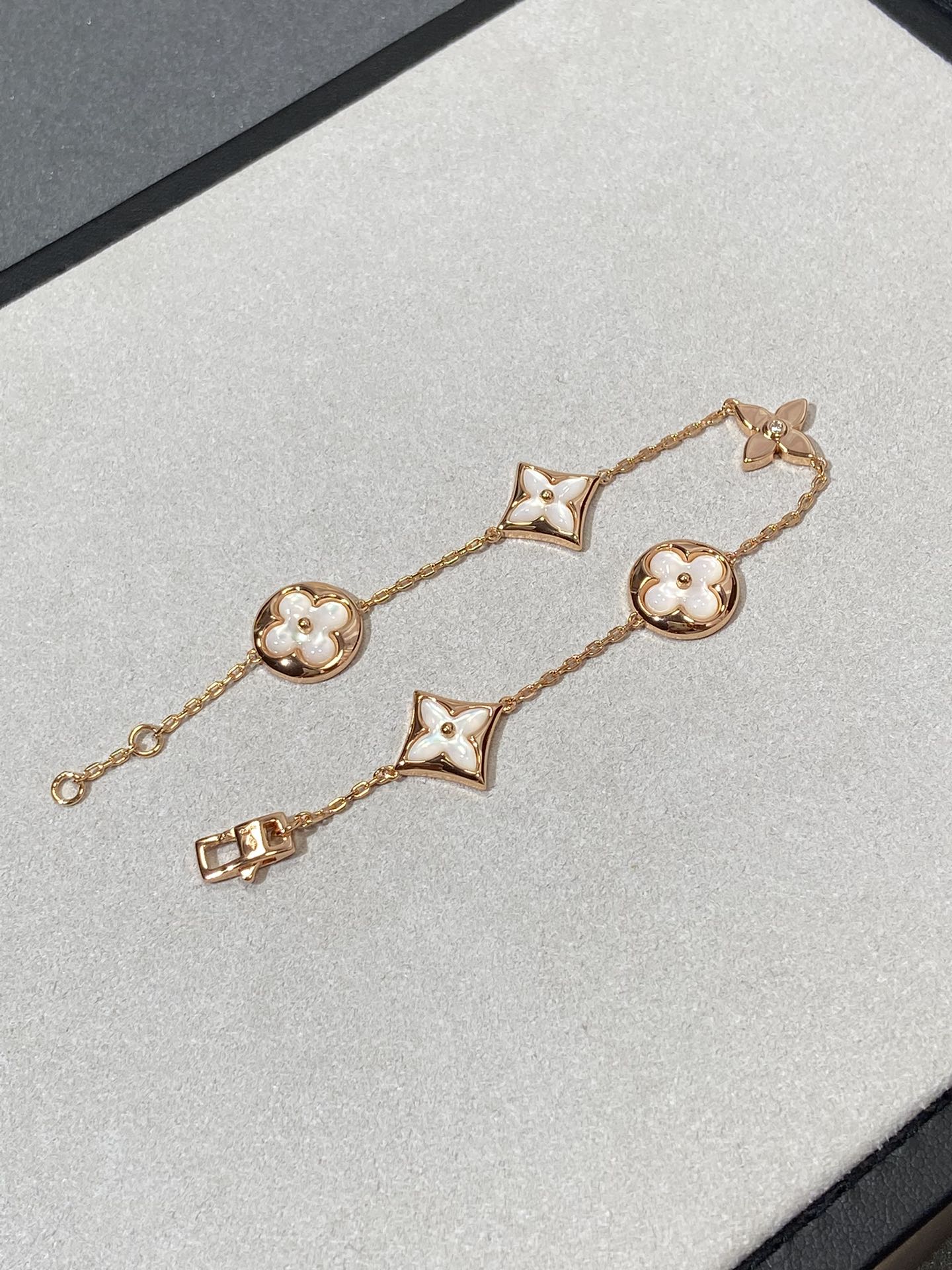 [Luxery]STAR AND SUN 5 MOTIF MOP PINK GOLD BRACELET