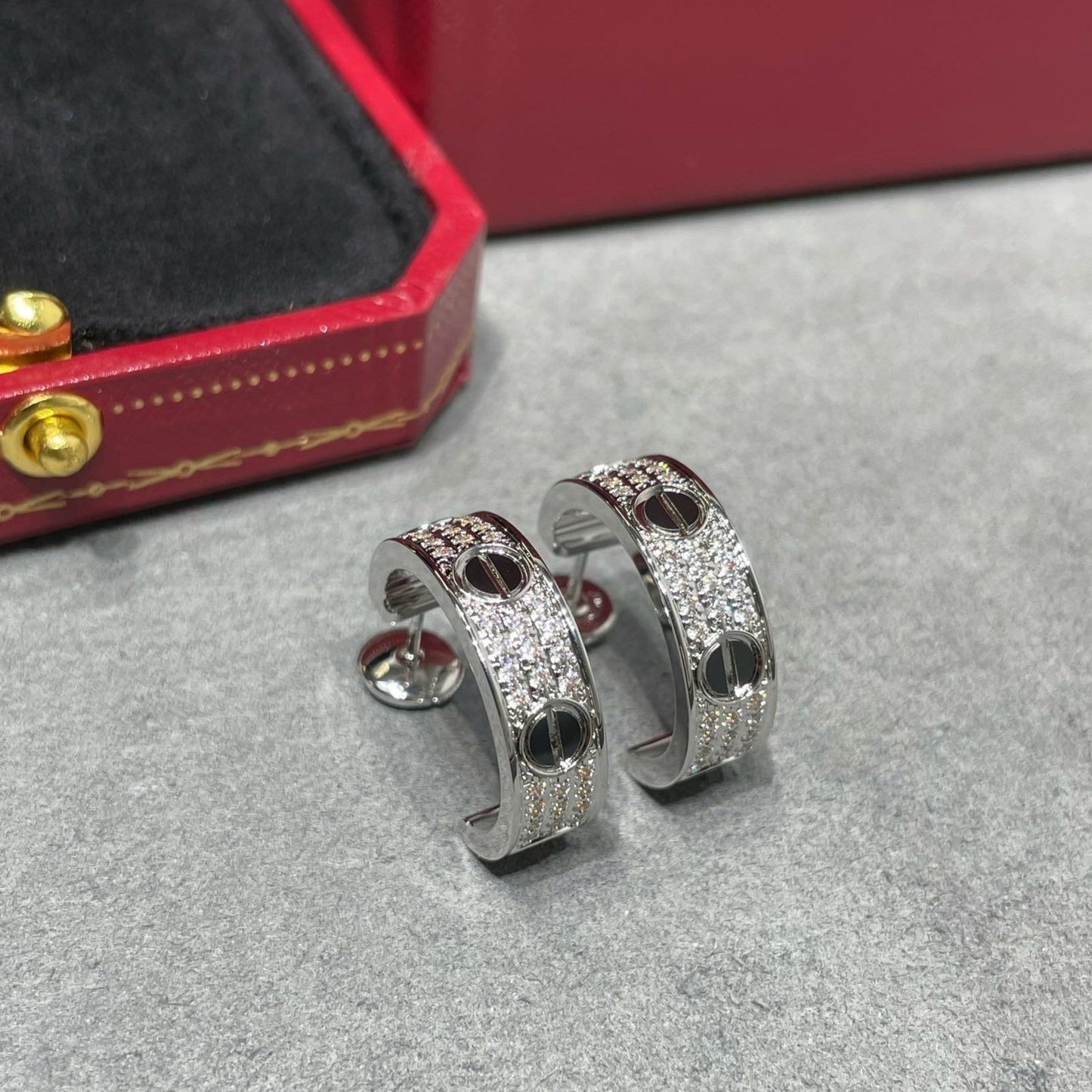 [Luxery]LOVE CERAMIC DIAMOND PAVED SILVER EARRINGS
