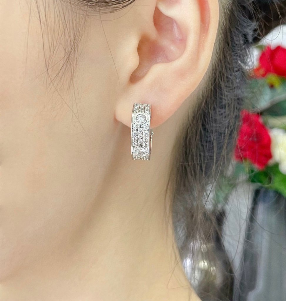 [Luxery]LOVE 5.5MM DIAMOND PAVED EARRINGS