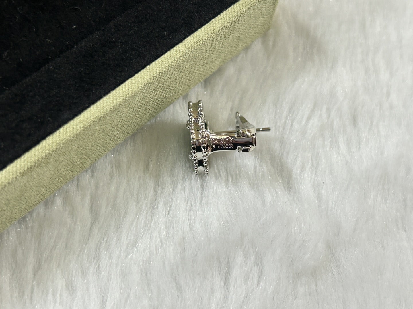[Luxery]CLOVER PIETERSITE MEDIUM STUD EARRINGS