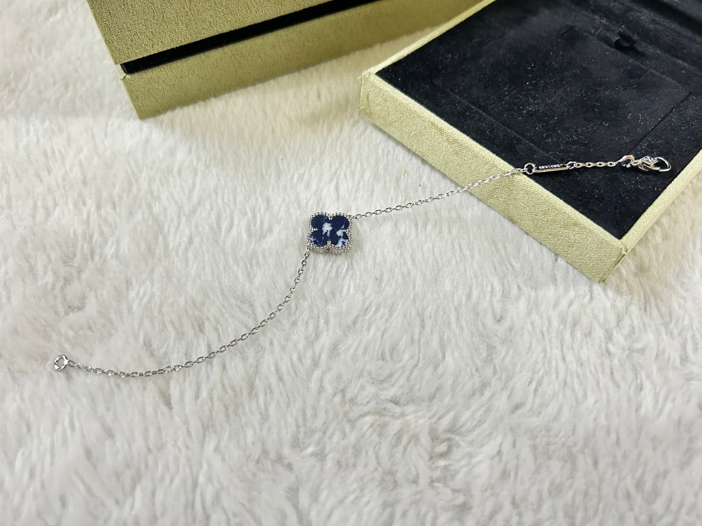 [Luxery]CLOVER 1 MOTIF PIETERSITE BRACELET