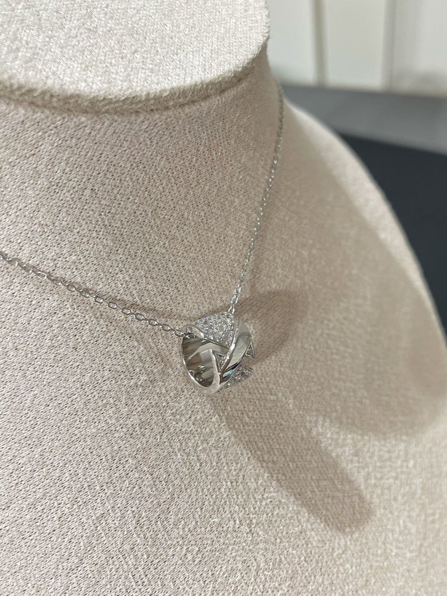 [Luxery]LIENS EVIDENCE DIAMOND PAVED NECKLACE