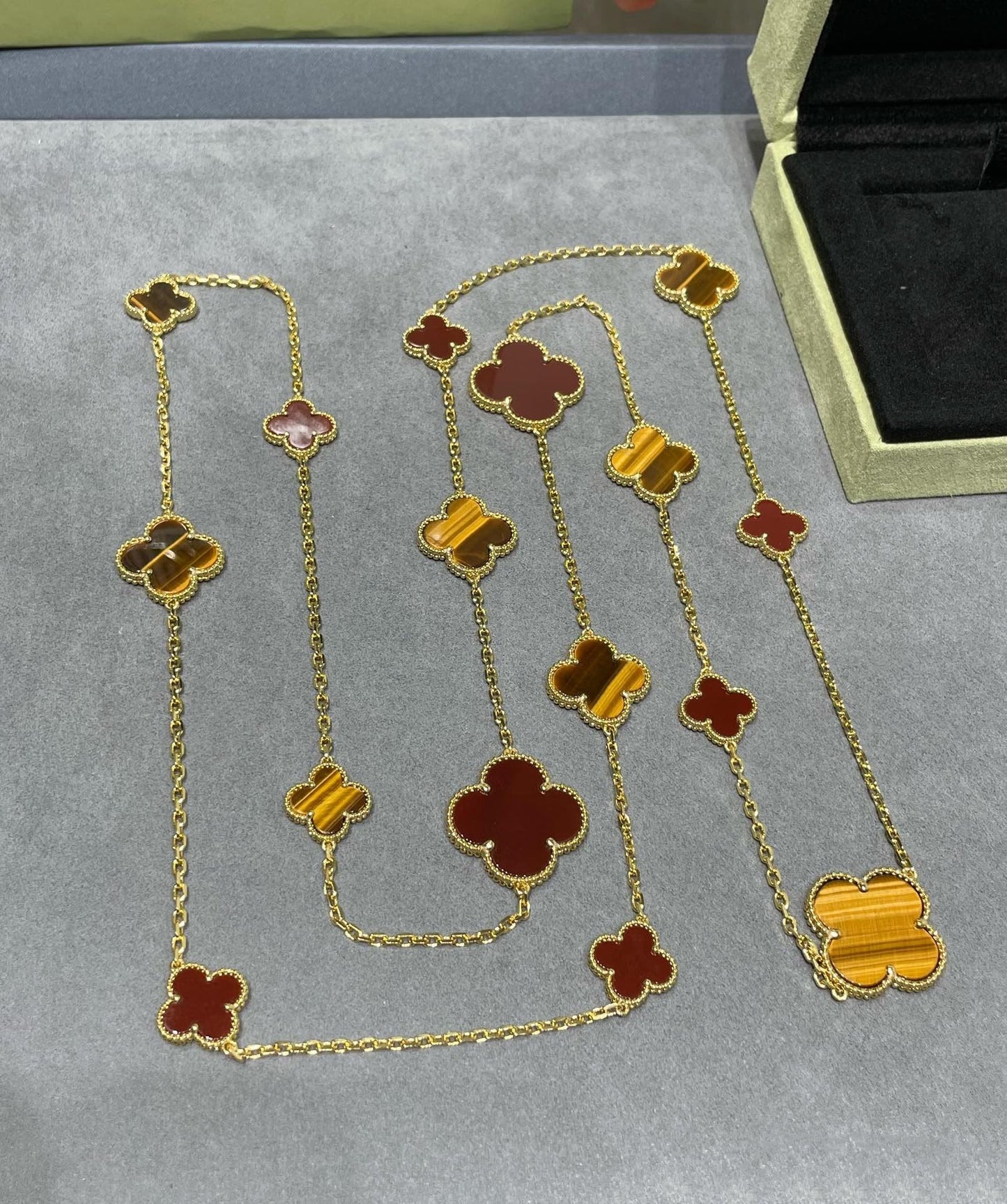 [Luxery]CLOVER 16 MOTIF CARNELIAN TIGER EYE ROSE GOLD NECKLACE