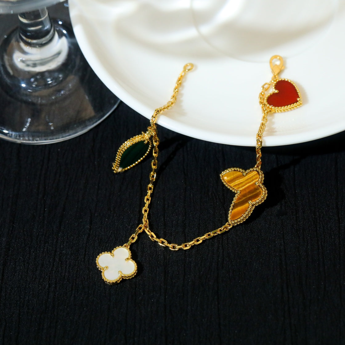 [Luxery]LUCKY SPRING 5 MOTIF GOLD BRACELET