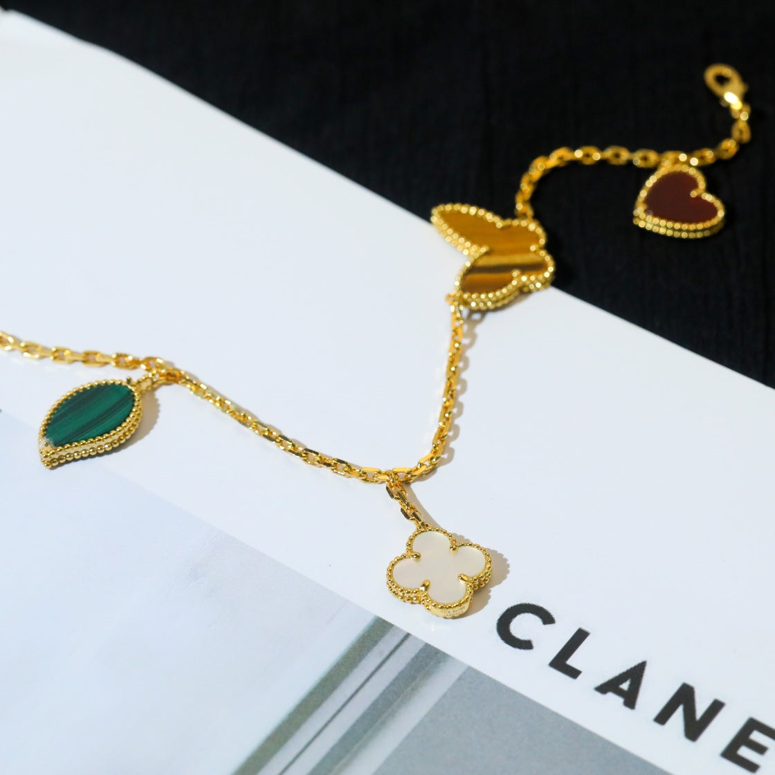 [Luxery]LUCKY SPRING 5 MOTIF GOLD BRACELET