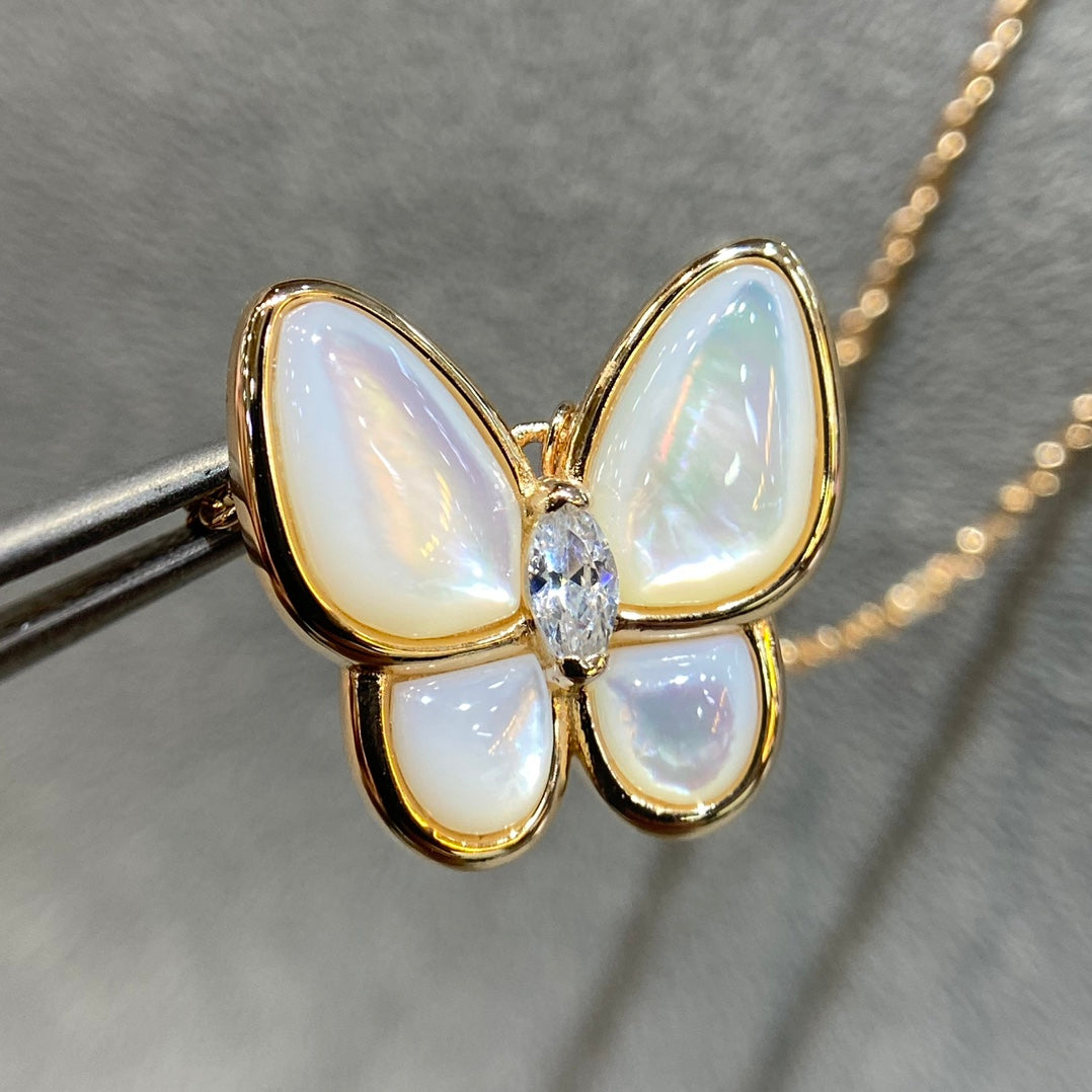 [Luxery]BUTTERFLY MOP DIAMOND NECKLACE