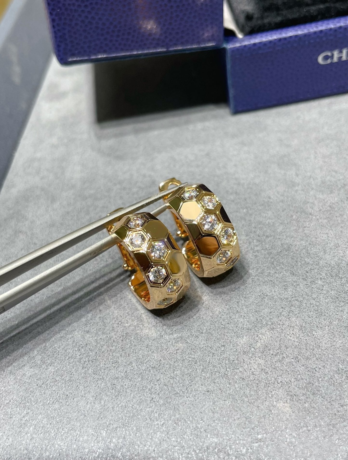 [Luxery]BEE LOVE DIAMOND HOOP EARRINGS