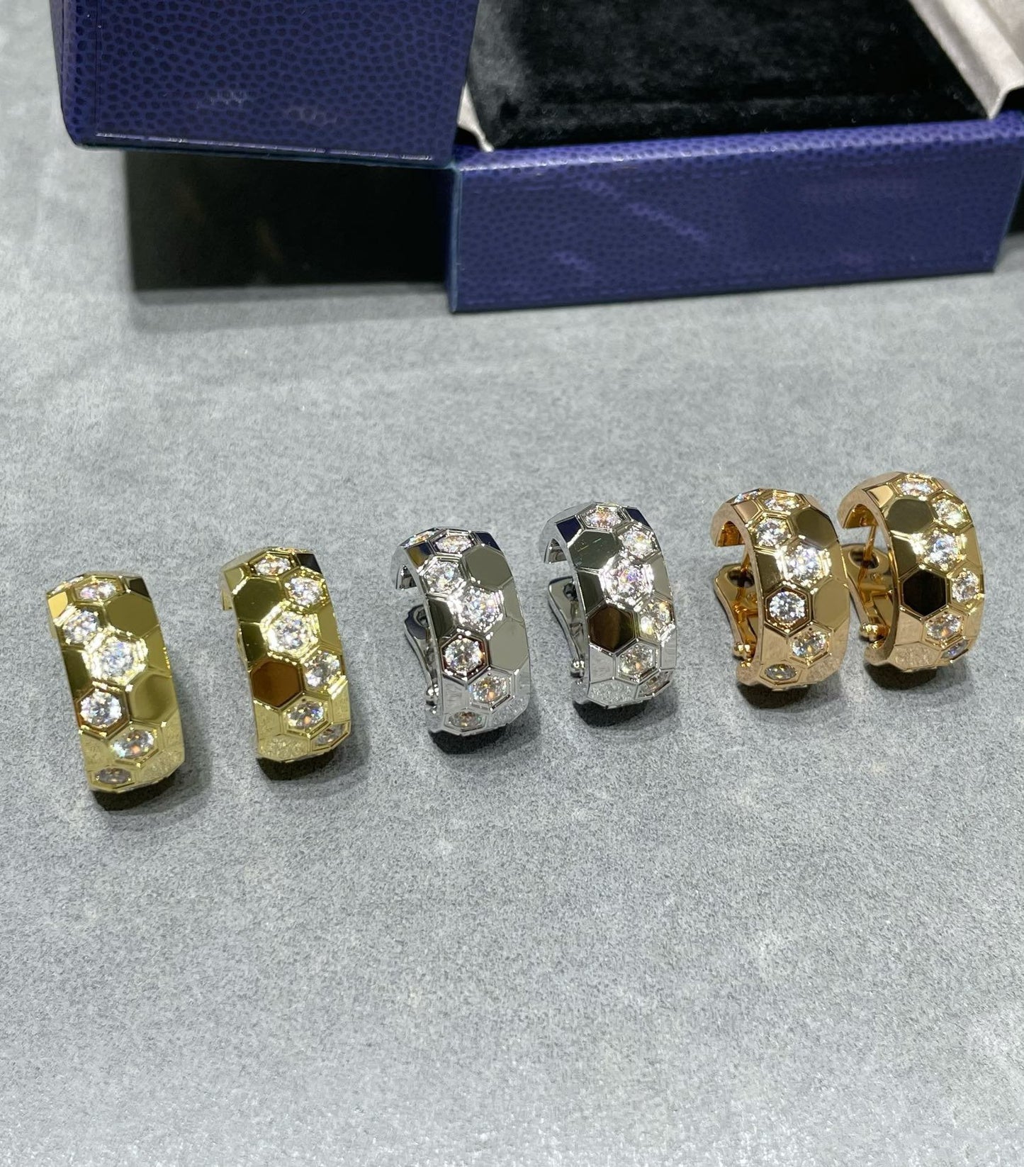 [Luxery]BEE LOVE DIAMOND HOOP EARRINGS