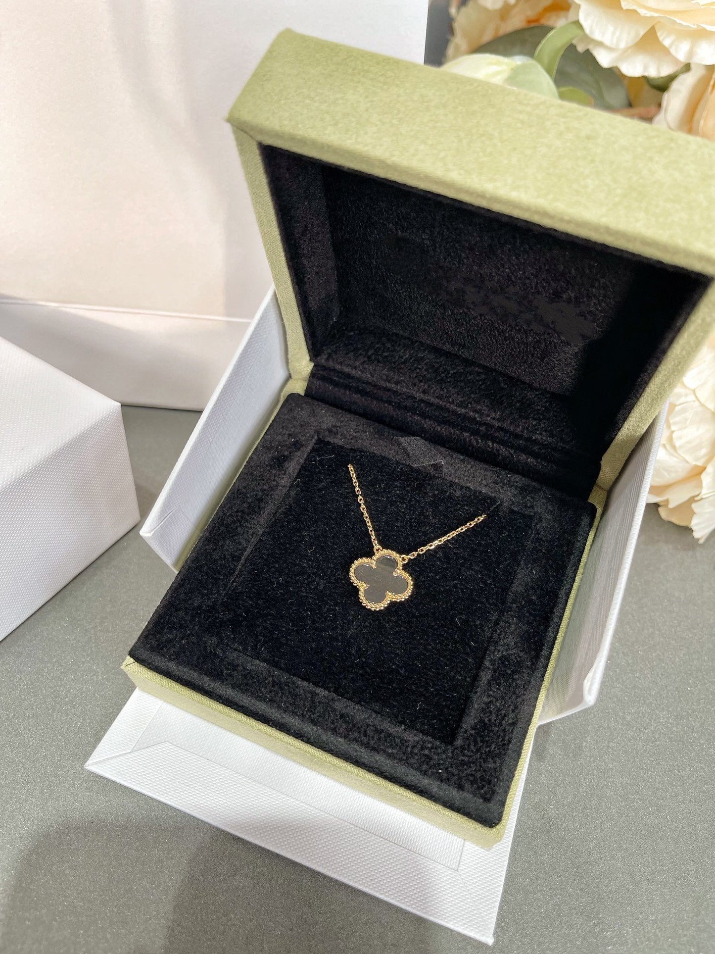 [Luxery]CLOVER ROCK CRYSTAL ROSE GOLD NECKLACE