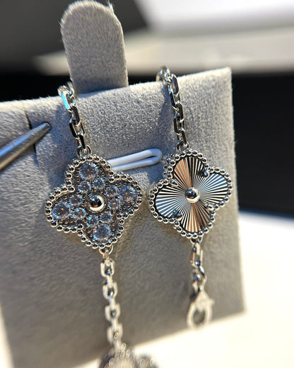 [Luxery] CLOVER 5 MOTIF LASER BRACELET COLLECTION