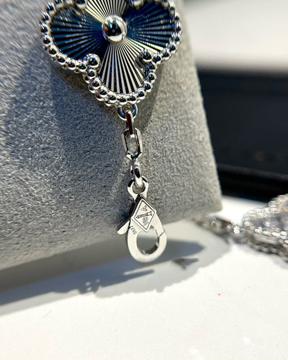 [Luxery] CLOVER 5 MOTIF LASER BRACELET COLLECTION