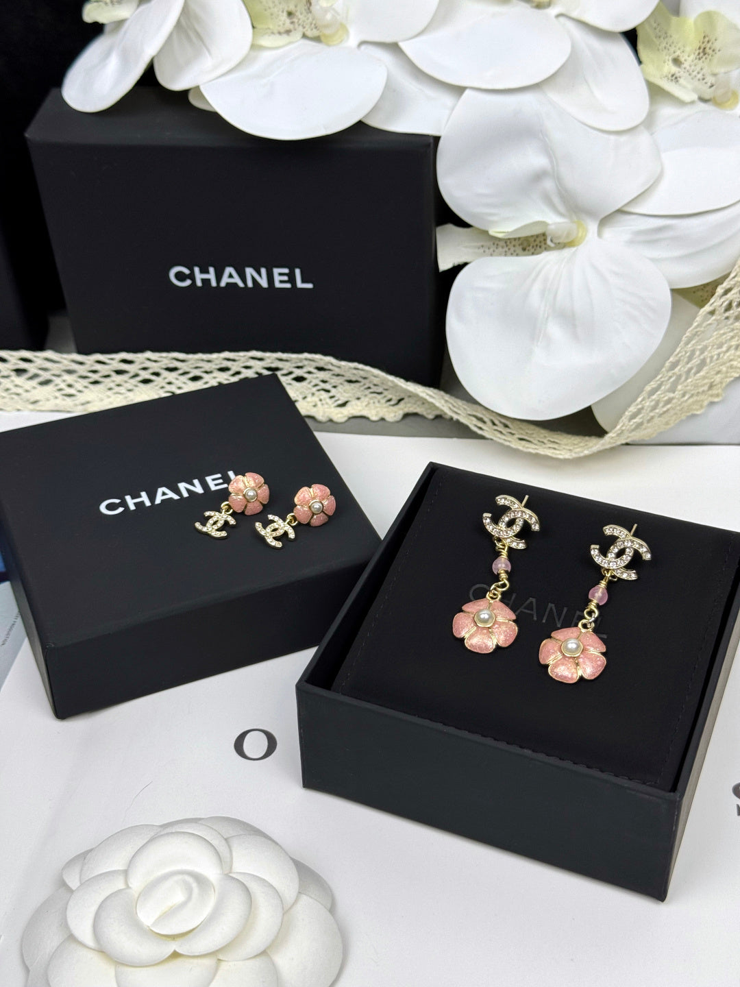[Luxery]26C Pink Camellia Enamel Pendant with Double C Earrings
