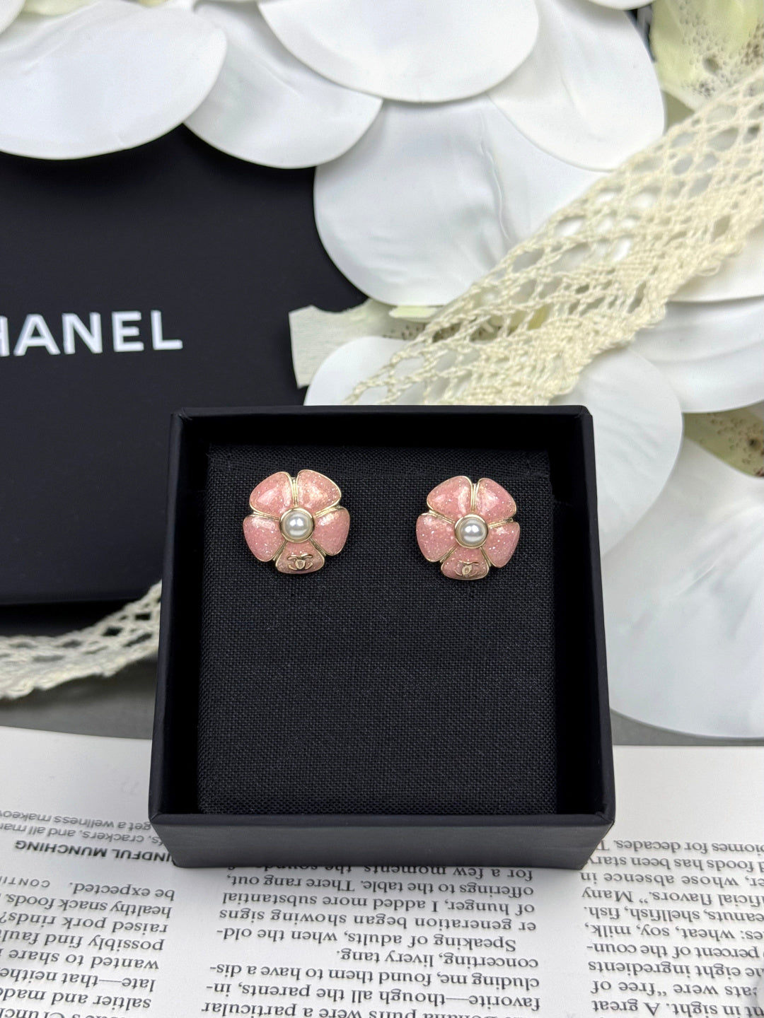 [Luxery]26C Pink Camellia Pearl Enamel Stud Earrings
