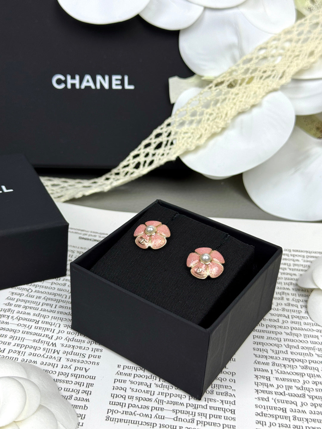 [Luxery]26C Pink Camellia Pearl Enamel Stud Earrings