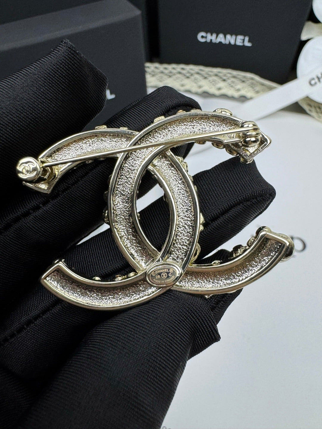 [Luxery]26C Pink-White Enamel Ice Cream Cone Double C Brooch