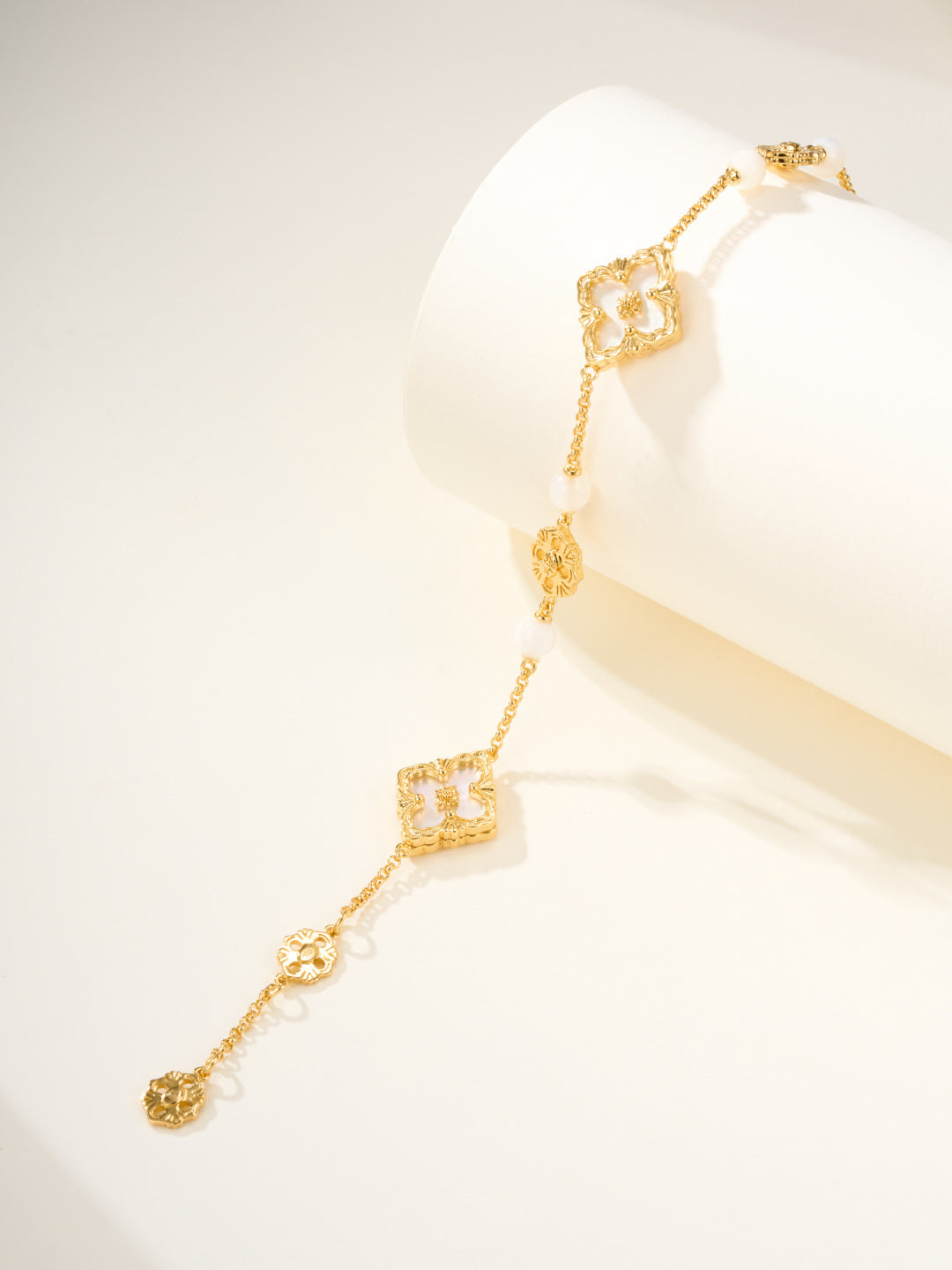 [Luxery]B.C.L ENAMELED Three-Flower Bracelet£¨Trumpet)