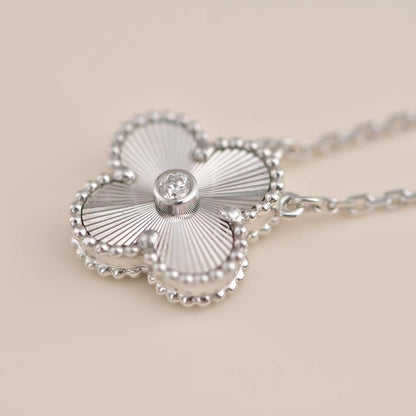 [Luxery]CLOVER  15MM DIAMOND LASER NECKLACE SILVER