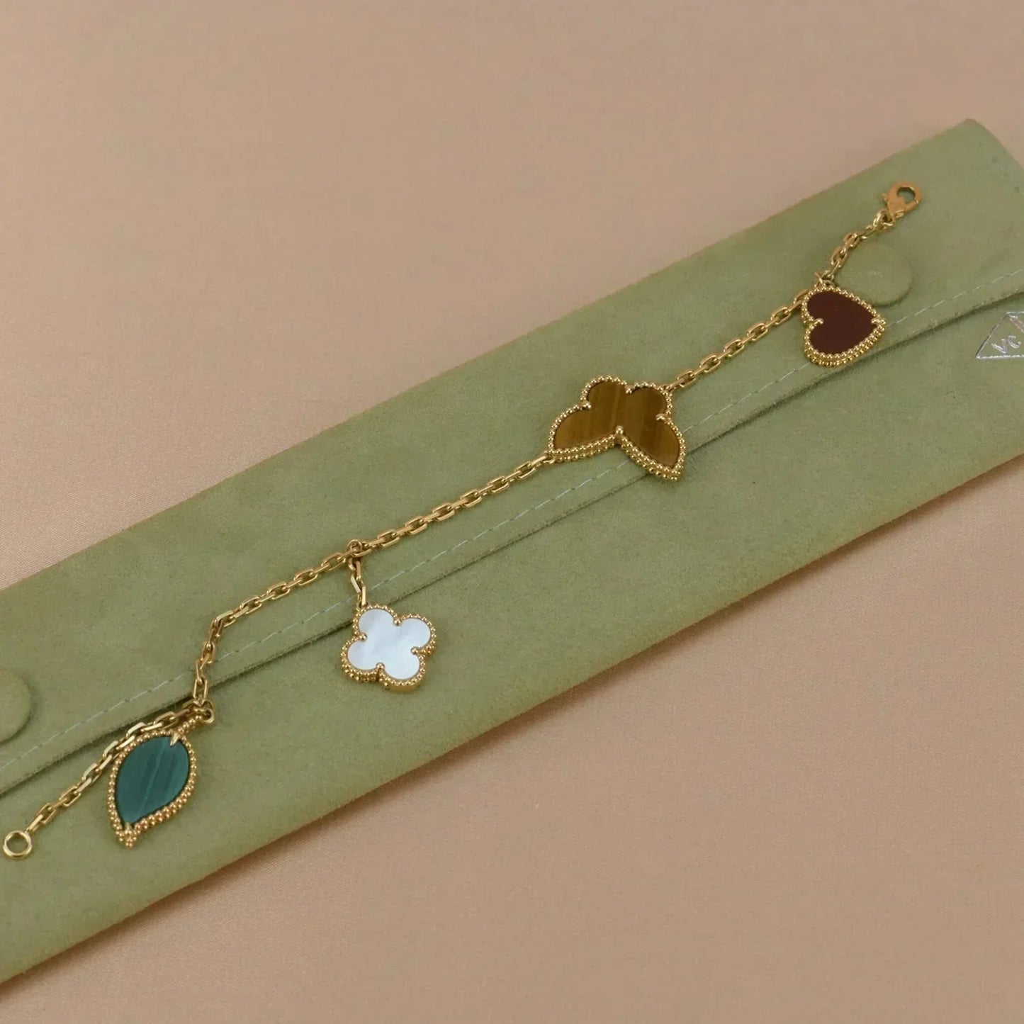 [Luxery]LUCKY SPRING 5 MOTIF GOLD BRACELET