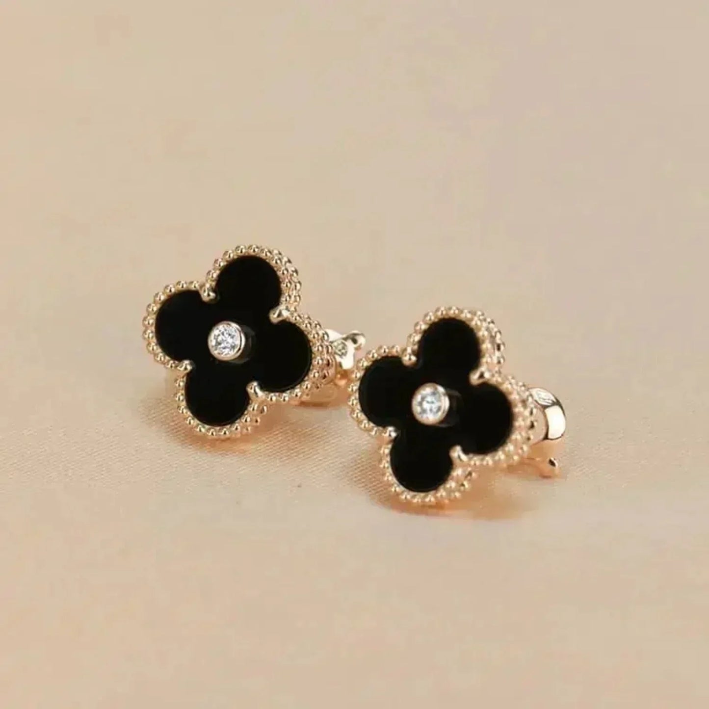 [Luxery]CLOVER MEDIUM 1 MOTIFS ONYX DIAMOND EARRINGS