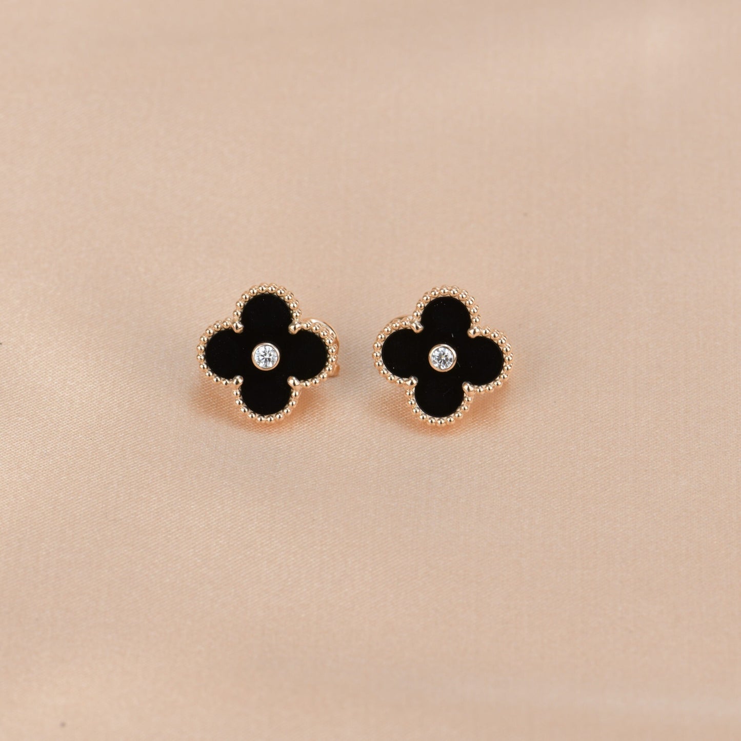 [Luxery]CLOVER MEDIUM 1 MOTIFS ONYX DIAMOND EARRINGS