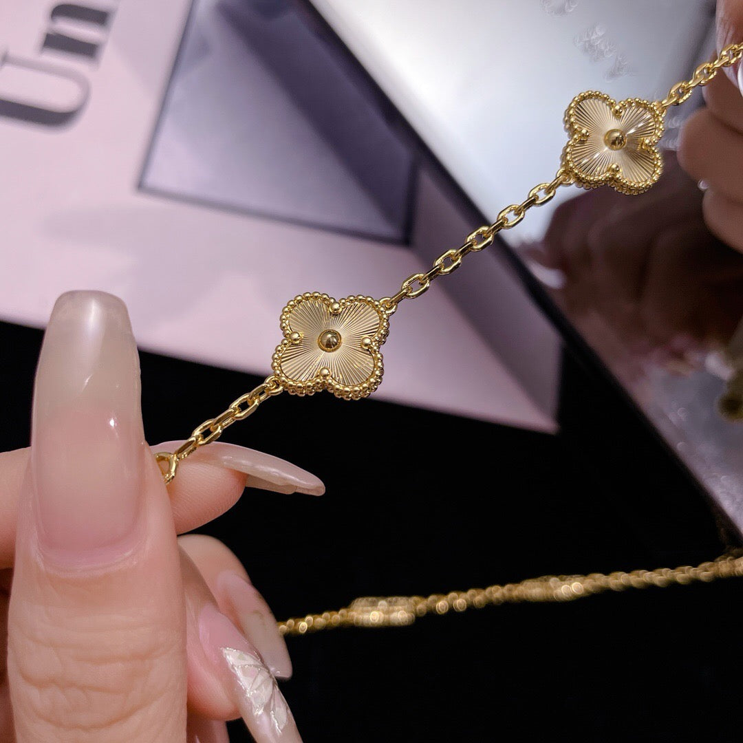 [Luxery]CLOVER 10 MOTIFS LASER NECKLACE