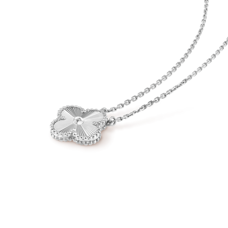 [Luxery]CLOVER 15MM LASER NECKLACE SILVER